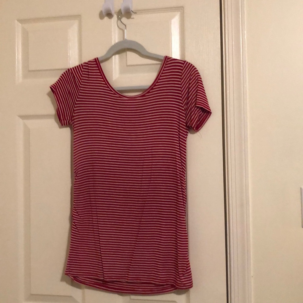 Cute and comfortable maternity top